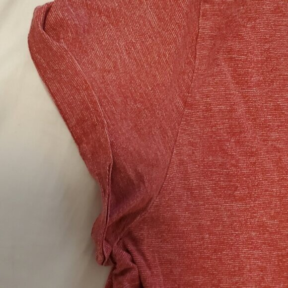 Hollister Mare Wash Red Rolled Hem Tee- Size M- 100٪ Cotton - Picture 3 of 5